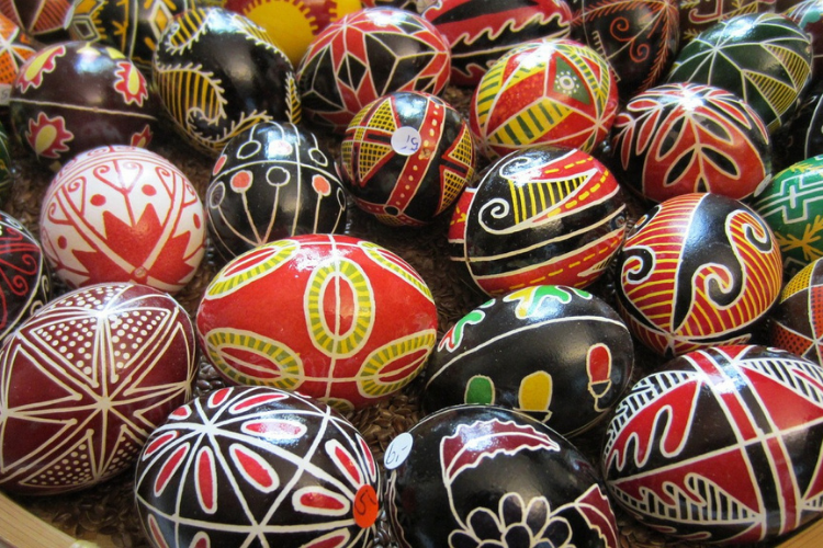 Smashing Pysanky Ukrainian Easter Eggs